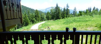 Spacious 5-Room Apartment in Les Saisies for 8, with Balcony and Garage