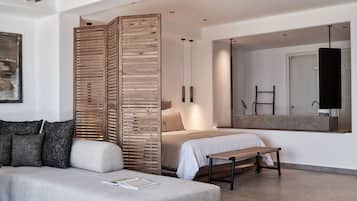 1 bedroom, in-room safe, individually decorated, individually furnished