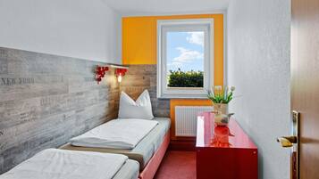 2 Schlafzimmer, Reisekinderbett, WLAN, Bettwäsche