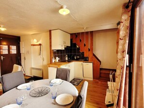 Fridge, microwave, oven, dishwasher - Bright T3 duplex, close to slopes, parking, Wi-Fi (Les Gets)