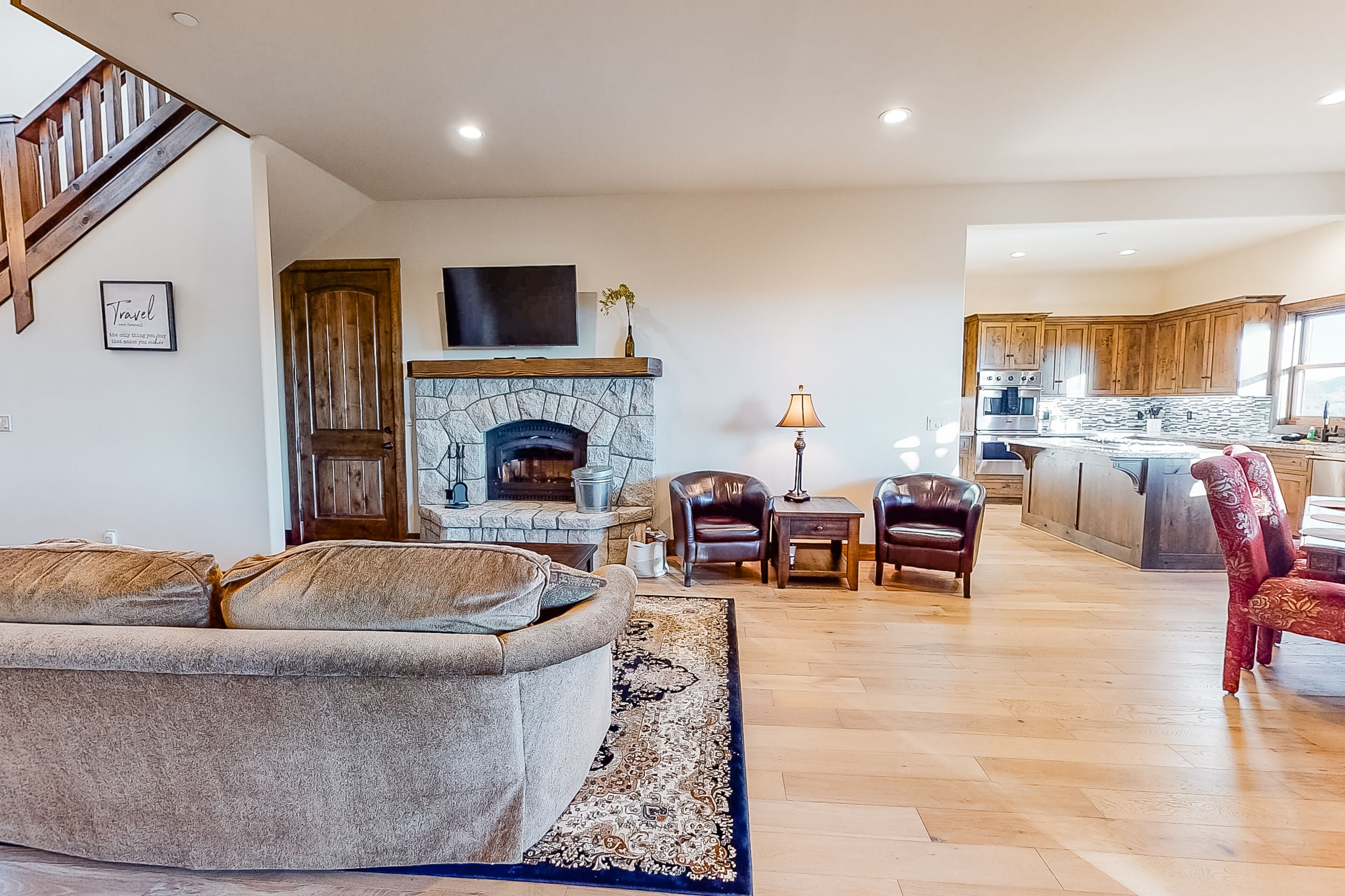 Newly-built, family-friendly home with lake views, central AC, wood fireplace