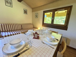Dining - Charming 2-Room Apartment with Garage & Balcony - Sleeps 6, Demi-Quartier (Demi-Quartier)