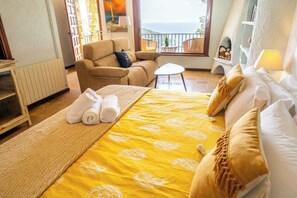 7 bedrooms, in-room safe, iron/ironing board, travel cot - Villa Can Toni – Sea View, Pool, Jacuzzi & A/C (Girona)