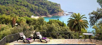 Villa Can Toni | Sea Views Private Pool Jacuzzi Air Conditioning Ideal Families