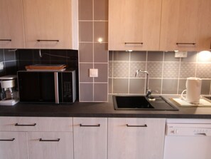 Fridge, microwave, stovetop, dishwasher - Studio in Les Saisies, 4 people, near slopes (Les Saisies)