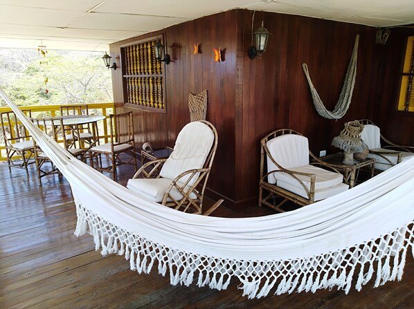 Ferienhaus, 2 Schlafzimmer, Raucher, eigener Pool | Balkon