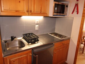 Fridge, microwave, coffee/tea maker, toaster - Studio Apartment Les Saisies, central, 5 people (Les Saisies)
