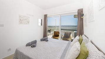 Superior Apartment | 2 bedrooms, desk, laptop workspace, blackout curtains