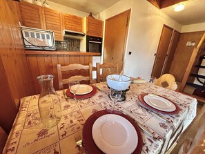 Dining - Charming 3-Room Apartment with Mezzanine, 1km from Ski Lifts - Megève (Megève)