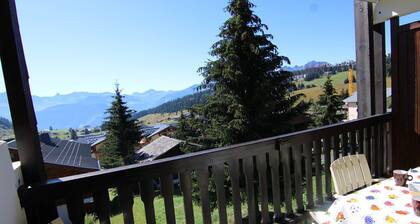 Cozy studio in Les Saisies for 4 with balcony