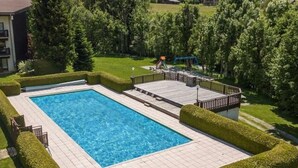 Pool - Cozy Studio with Balcony, Near Ski Lift, Pool & Tennis, Megève - Sleeps 4 (Megève)