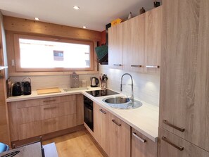 Réfrigérateur, micro-ondes, lave-vaisselle