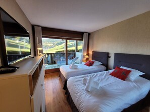4 bedrooms, iron/ironing board, free WiFi - Stunning 6-room apartment at the foot of the slopes, 4 ensuite bedrooms, Les Gets center (Les Gets)