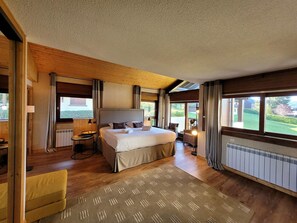 4 slaapkamers, een strijkplank/strijkijzer, gratis wifi