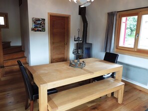Dining - Cozy chalet near center, Wifi, Parking, 6 pers. (Les Gets)