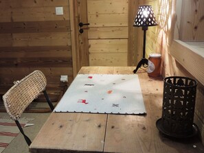 Interior - Cozy chalet near center, Wifi, Parking, 6 pers. (Les Gets)