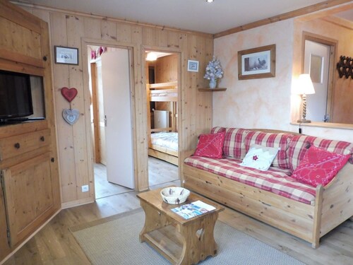 Cozy 2-Bedroom Apartment with Cabins in Crest-Voland - Near Slopes, Sleeps 6