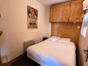 2 bedrooms, free WiFi - Renovated apartment, central location, 3 stars, parking, near old village (Les Gets)