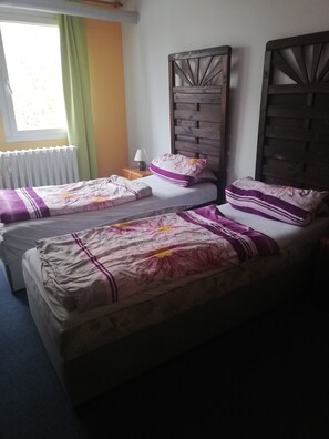 Basic Double or Twin Room, Shared Bathroom | 1 bedroom - Pension am Messegelände (Magdeburg)