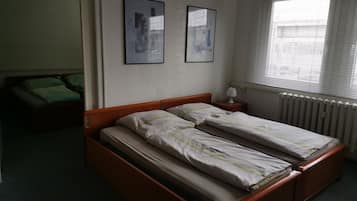 Suite básica, baño compartido | Servicios de la habitación