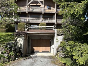 Exterior - Cozy Studio with Alcove, Ski-In Access, Near Lifts & Golf, Sleeps 4 - Megève (Megève)