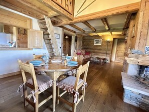 Dining - Ski-In/Ski-Out Apartment, 3 Rooms + Cabin, 6 Guests, Terrace, Parking - Megève (Megève)
