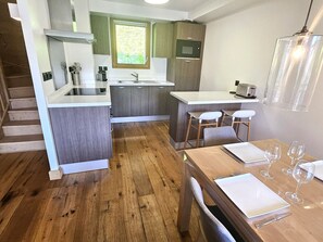 Fridge, microwave, dishwasher