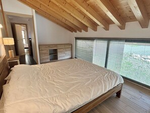 7 bedrooms, free WiFi, bed sheets