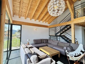 TV, fireplace, DVD player