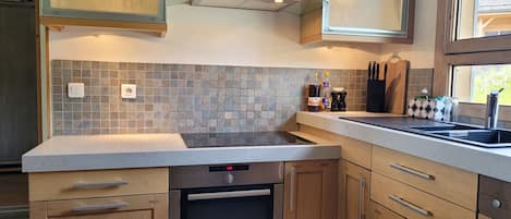 Fridge, microwave, dishwasher