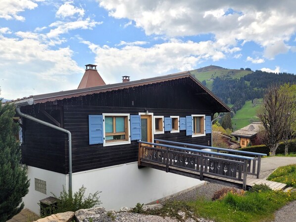 Exterior - Cozy chalet with fireplace and parking, for 8 people (Les Gets)