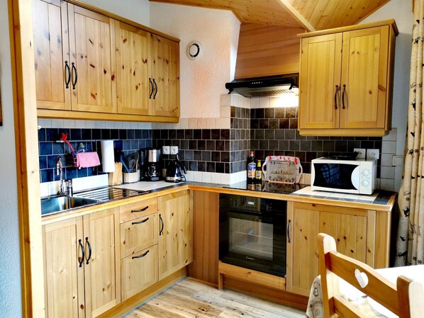 Kühlschrank, Mikrowelle, Ofen, Toaster