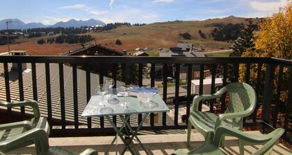 Cozy 2-Room Apartment for 5 at Les Saisies with Balcony & Great Amenities