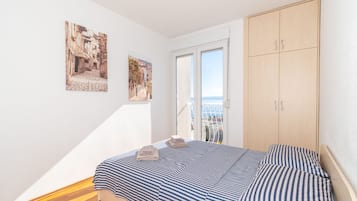 Standard Apartment, 1 Bedroom, Sea View, Sea Facing | 1 bedroom, soundproofing, iron/ironing board, cribs/infant beds