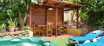 Holiday Home “Casa Irene” with Mountain View, Jacuzzi, Garden & Wi-Fi