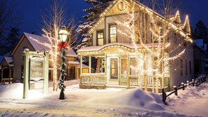 Unclassified image, 5 of 44, button - Stunning Luxury Home with Private Hot Tub! (Breckenridge)