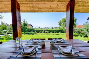 Outdoor dining - Villa Silva, with amazing lake view (Manerba del Garda)