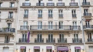 Unclassified image, 2 of 19, button - Hotel Le Cardinal (Paris)