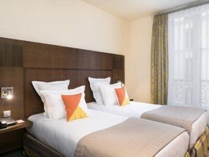 Room - Hotel Le Cardinal (Paris)