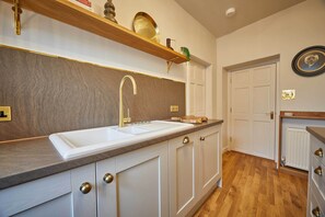 Apartment | Private kitchen | Fridge, microwave, oven, stovetop - The Jungle Nook (Berwick-upon-Tweed)