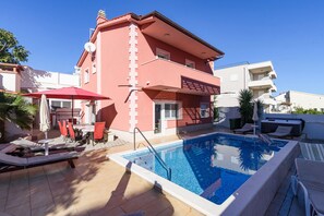 Piscine extérieure, piscine chauffée