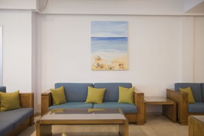 Coin salon dans le hall