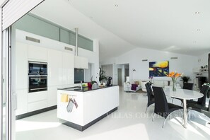 Dining - Sea View Villa with Heated Pool and Wheelchair Accessible (Salobreña)
