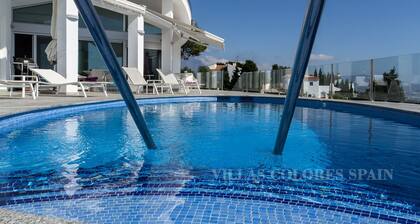 Sea View Villa with Heated Pool and Wheelchair Accessible