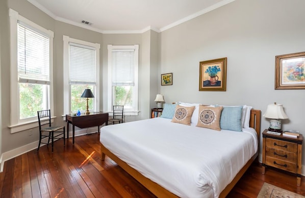 4 bedrooms, iron/ironing board, free WiFi, bed sheets