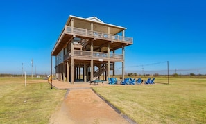 Children’s area - DEJA BLUE - Exquisite Beachfront - 5 Bedroom, sleeps 17, high end features! (Caplen)
