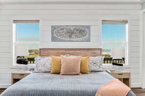 5 bedrooms, free WiFi - DEJA BLUE - Exquisite Beachfront - 5 Bedroom, sleeps 17, high end features! (Caplen)