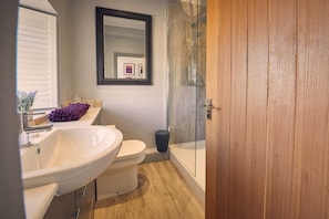 Bathroom - Bluebell Cottage (Belford)