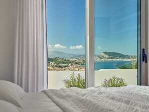 3 bedrooms, in-room safe, desk, soundproofing