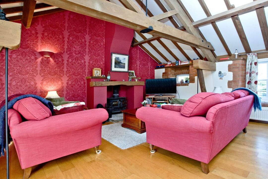 Smart-TV, Kamin, Bücher